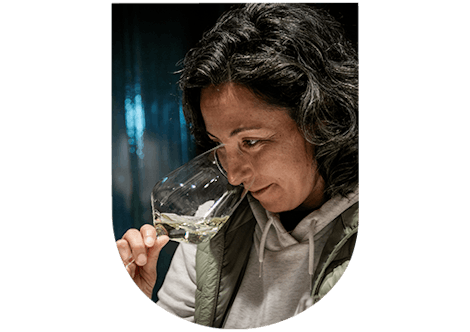 En-Primeurs wines tasting: smelling the wine